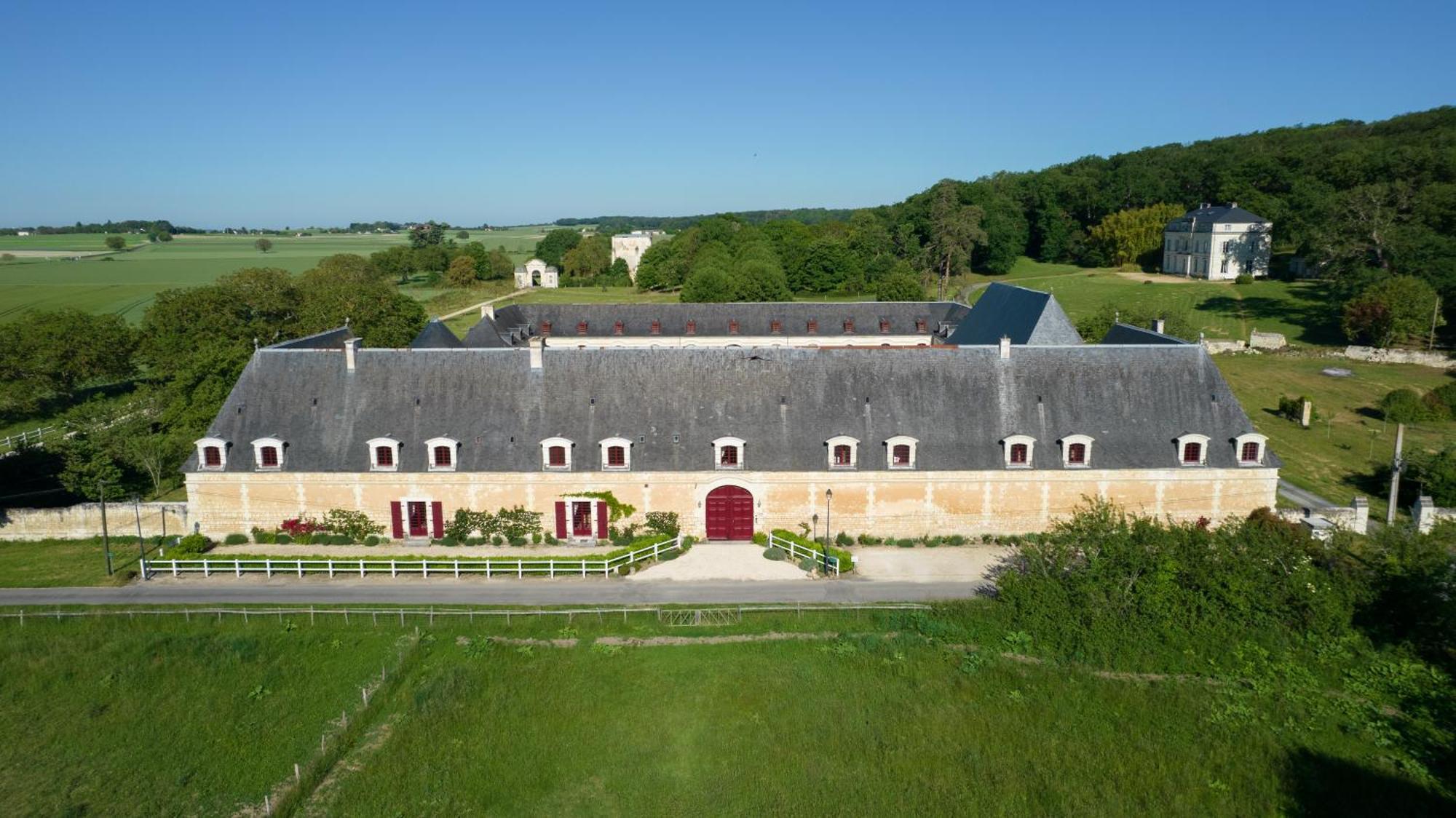 Le Clos Chavigny Bed & Breakfast Lerne Exterior photo